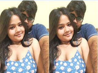 Desi Girl Shows Nude Body