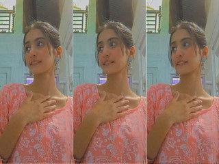 Cute Desi Girl Shows Boobs