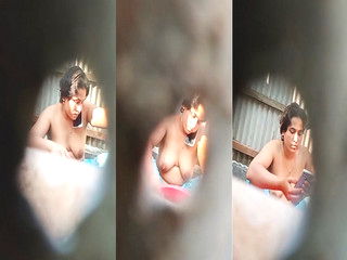 Desi Bahbhi Boobs Video Capture