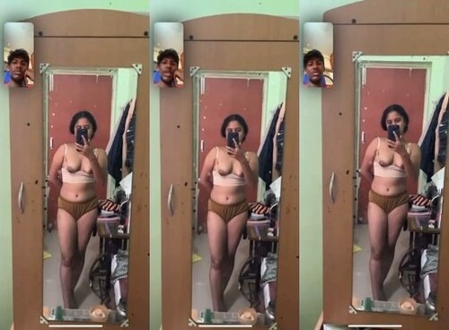 Sexy Desi Girl Shows Boobs