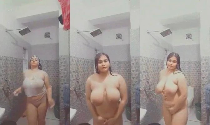 Sexy BBW Desi Girl Bathing
